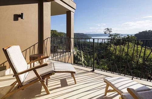 Papagayo Peninsula Copropriété | 2.5 Million Dollar 3bd Condo Offering A Five Star Experience & Accommodations