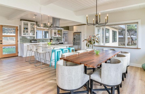 Warrenton Maison | 3-Acre Oceanfront Home Game Room and Fire Pit!