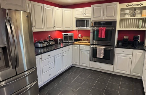 Mansfield Depot Maison | 3 Acre River Retreat Colonial Home with Entertainment Barn - 5 Minutes to UConn