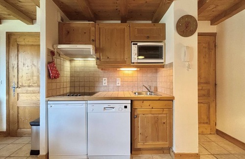 Le Cornix Appartement | 3* Apartment for 5 in Quiet Area, Near Slopes – South Facing with Private Parking