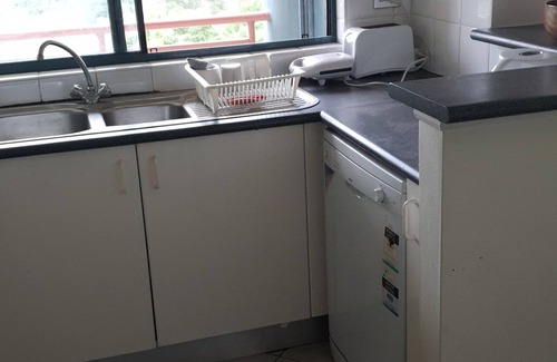 Macquarie Park Appartement | 3 b/r unit in Macquarie Gardens with gym, tennis courts, pool, jaccuzi & sauna