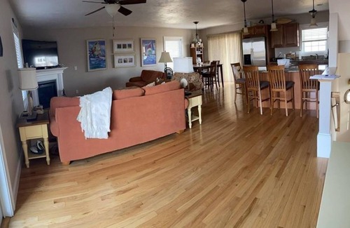 Salisbury Beach Maison | 3-bd/3-bth, short walk to Salisbury beach and center - Winter Rentals Available