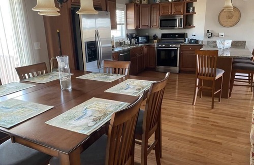 Salisbury Beach Maison | 3-bd/3-bth, short walk to Salisbury beach and center - Winter Rentals Available