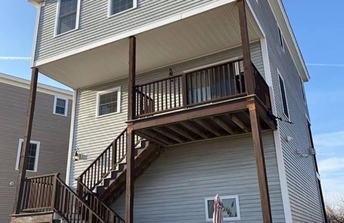 Salisbury Beach Maison | 3-bd/3-bth, short walk to Salisbury beach and center - Winter Rentals Available