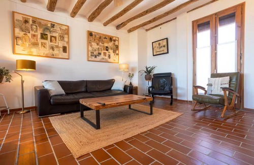 Barbera de la Conca Maison | 3-BD Gem in Hilltop Wine Village w/ Amazing Views
