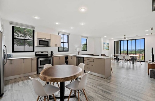 Coco Copropriété | 3-Bedroom, 3rd-Floor Ocean-View Condo