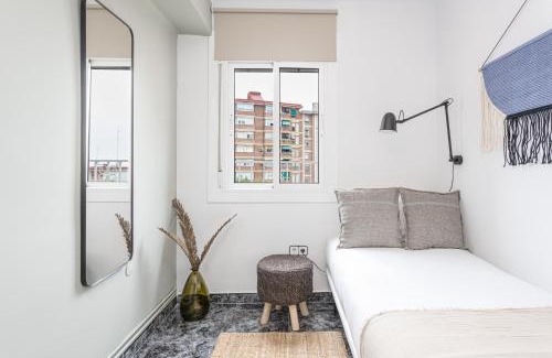 Cornella de Llobregat Appartement | 3 Bdr Apt In Cornella 5 Mins Form The Metro
