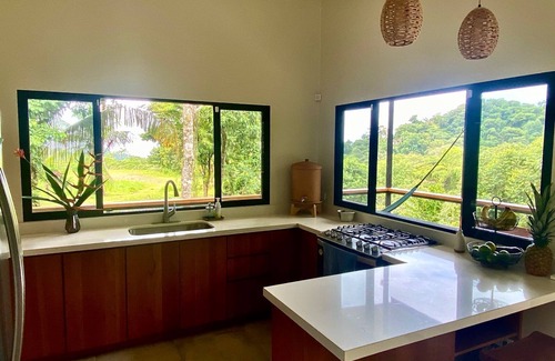 Dominicalito Maison | Charming 2-bdrm in Dominical, walking distance waterfalls, the beach, yoga, cafe