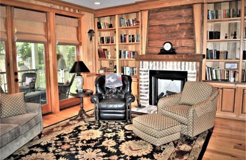 Georgetown Maison | 3 Bdrm in Georgetown's Historic District