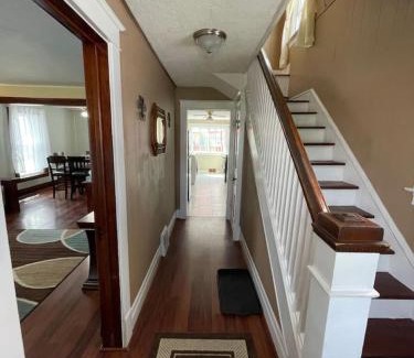 Niagara Falls Maison | 3 bdrm Niagara Falls Home Air Conditioning Hot Tub Parking