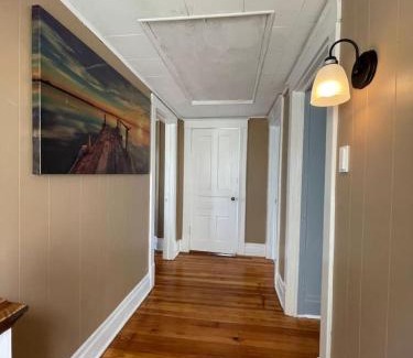 Niagara Falls Maison | 3 bdrm Niagara Falls Home Air Conditioning Hot Tub Parking