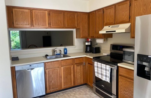 Fairland Maison | 3 bed/ 1.5 bath in a Beautiful Townhouse