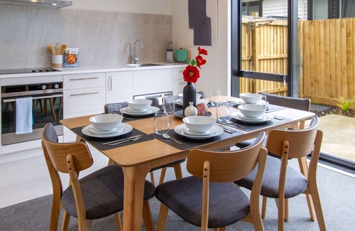 Riccarton Maison | 3 Bed 2.5 Bath Riccarton W/Games room