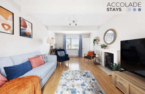Basingstoke Maison | 3 bed, 2 Bath, Sleeps 6, with Free Parking & WiFi, ideal for contractors and families