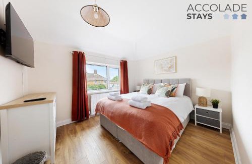 Basingstoke Maison | 3 bed, 2 Bath, Sleeps 6, with Free Parking & WiFi, ideal for contractors and families