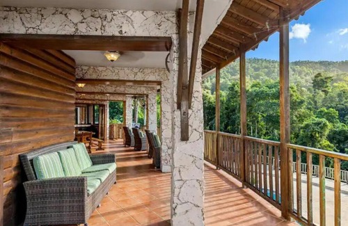 Lomas Maison | 3 bed 2 bath W pool @ Juncos