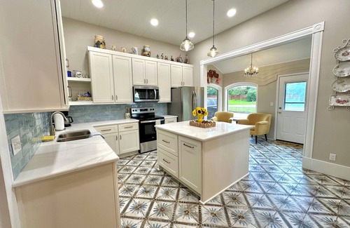 Bellville Maison | 3 bed, 3 bath restored 1910 home where history and hospitality meet!