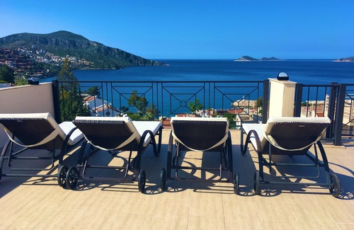 Kalkan Villa | Villa de 3 chambres et 4 salles de bain dans la vieille ville de Kalkan. Piscine privée et vue imprenable sur la mer