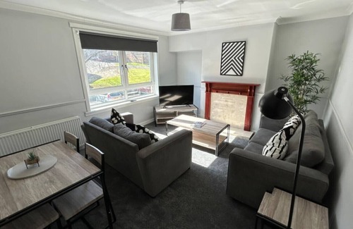 Greenock Appartement | 3-Bed Apartment Central Greenock