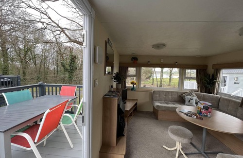 Cowes Cabine | 3 Bed Caravan Sea views discounted ferry