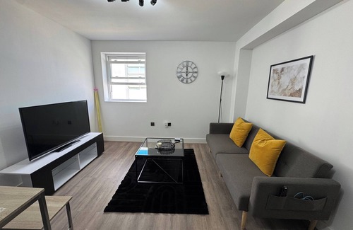 West Ham Appartement | 3 Bed Flat - Sleeps 8 - Parking - Wifi