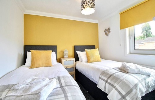 Hamilton Maison | 3 bed house with gardens in Hamilton