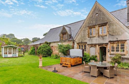 Pulham Maison | 3 Bed in Minterne Magna 95219