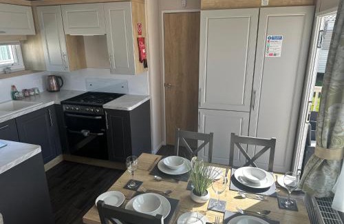 Watchet Station Balnéaire | 3 bed presitage caravan Doniford Bay