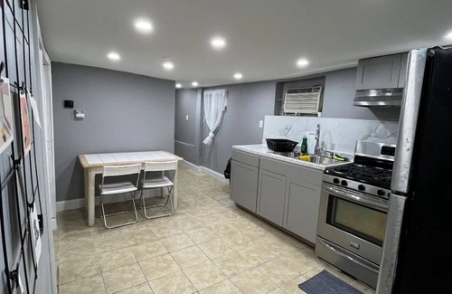 Hillside Maison | 3 Bed Room Apt near Airport