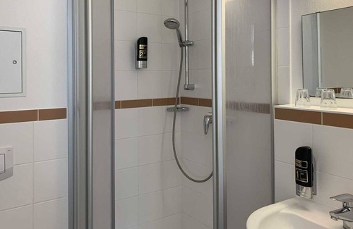 Putbus Maison | Chambre à 3 lits Confort - Parkhotel Putbus du nord