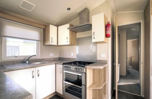 Ingoldmells Cabine | 3 Bed-Sleeps 8-Free Parking-10 Min to Beach