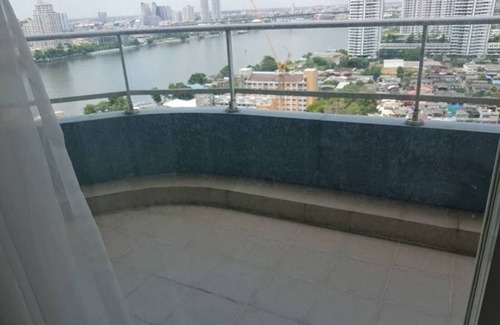 Bang Lamphu Lang Copropriété | 3-bedroom condo in wonderful Krung Thep Maha Nakhon with AC, WiFi