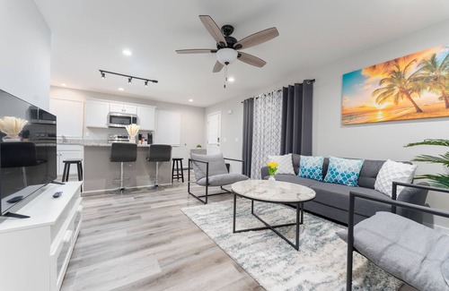 Farmington Hills Maison | 3 Bedroom 2 Bath House in Farmington Hills