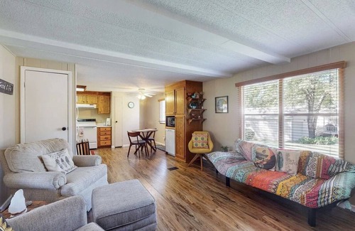 Murray Maison | 3-bedroom 2 bath home located steps fromna marina on Kentucky lake!