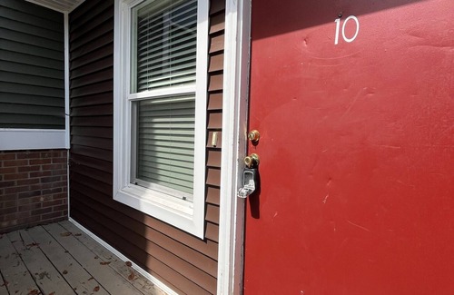 Blacksburg Appartement | 3-bedroom, 2 Story apartment in the heart of Hokie Nation!