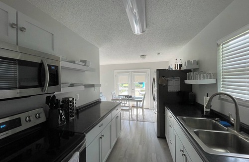 North Myrtle Beach Maison | 3 bedroom, 2 bath house in the Cherry Grove section of North Myrtle Beach SC