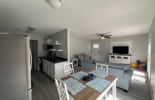 North Myrtle Beach Maison | 3 bedroom, 2 bath house in the Cherry Grove section of North Myrtle Beach SC
