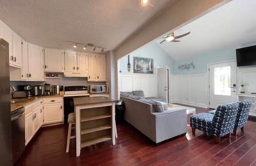 Long Bay Estates Maison | 3 Bedroom, 2nd Row with a Shared Pool - Beach Bliss