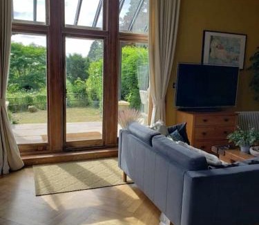 Reigate Appartement | 3 bedroom 3 bathroom ground floor condo with veranda