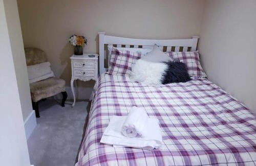 Reigate Appartement | 3 bedroom 3 bathroom ground floor condo with veranda