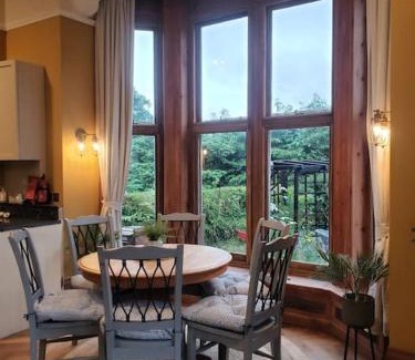 Reigate Appartement | 3 bedroom 3 bathroom ground floor condo with veranda