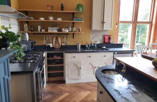 Reigate Appartement | 3 bedroom 3 bathroom ground floor condo with veranda