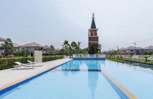 Watthana Nakhon Appartement | 3-bedroom, 3-bathroom townhouse, community with swimming pool, gym, walking street for 20 minutes by car