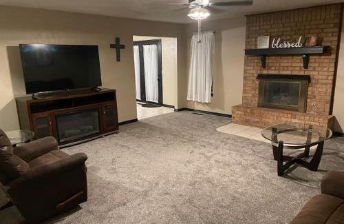 Weatherford Maison | 3 Bedroom, 3 Bathroom Home in Weatherford, OK