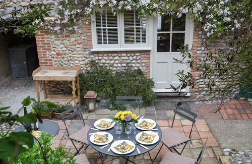 Cley next the Sea Cottage | 3 bedroom accommodation in Cley-next-the-Sea