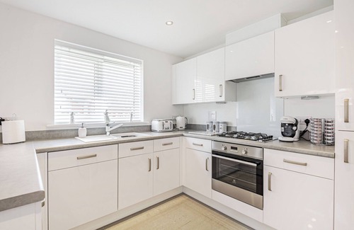 North Walsham Cottage | Roma is ideally located for you to explore the North Norfolk coast as well as the Norfolk Broads.