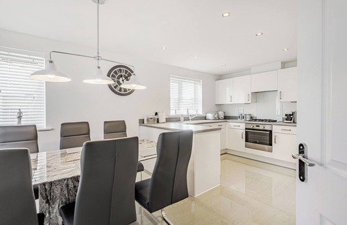 North Walsham Cottage | Roma is ideally located for you to explore the North Norfolk coast as well as the Norfolk Broads.