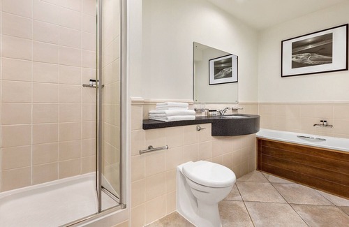 Auchterarder Cabine | 3 bedroom accommodation in Auchterarder, Nr Gleneagles