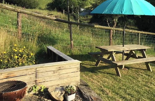 Tirabad Cottage | Beautiful farmhouse in the heart of Mid Wales, surrounded by wildlife is the perfect getaway.