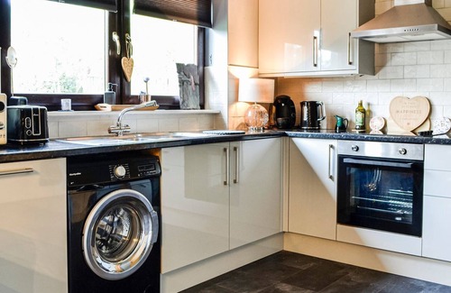 Murthill Cottage | 3 bedroom accommodation in Broughty Ferry, Monikie